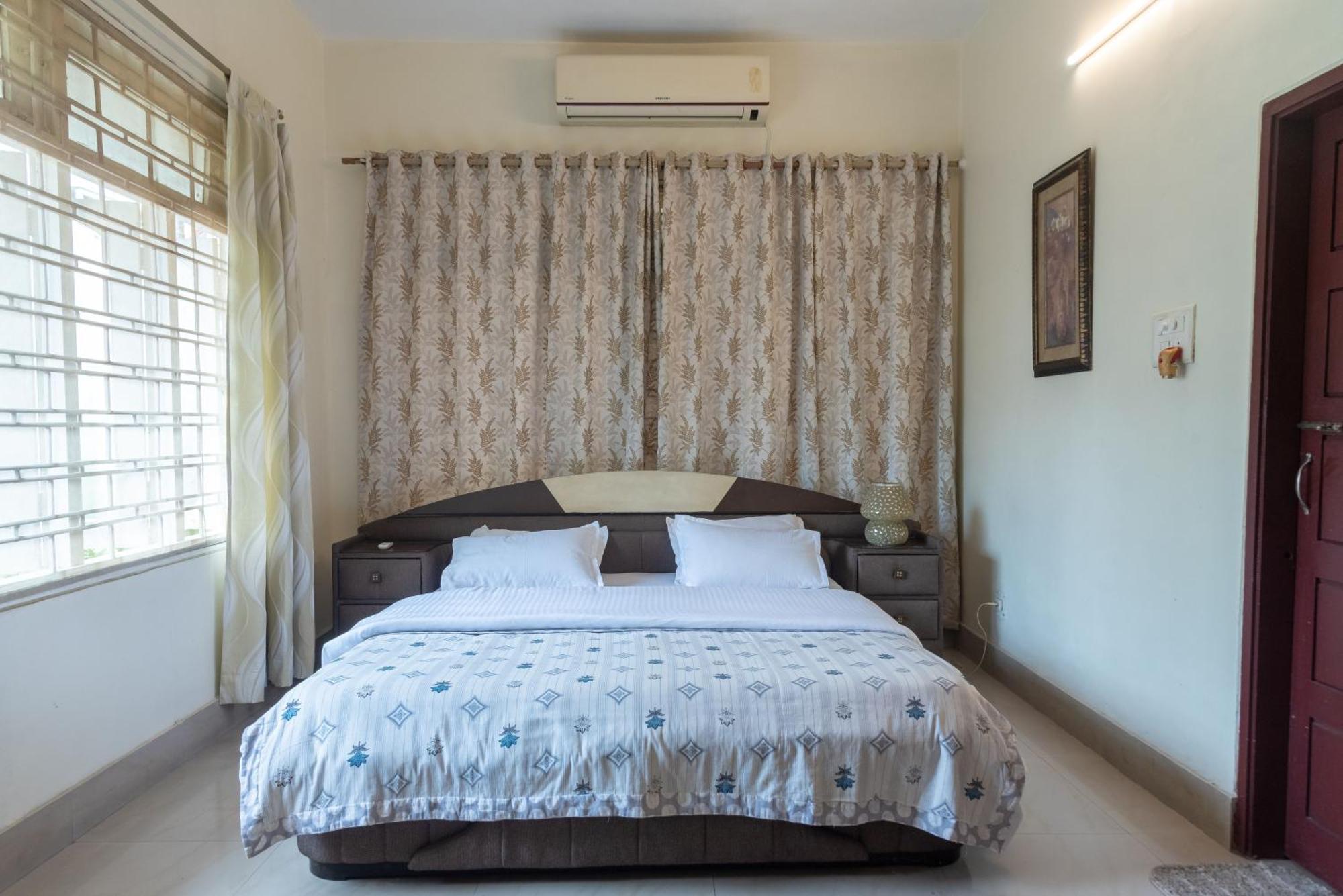 Bed and Breakfast The Urban Grandeur 1 à Guwahati Extérieur photo