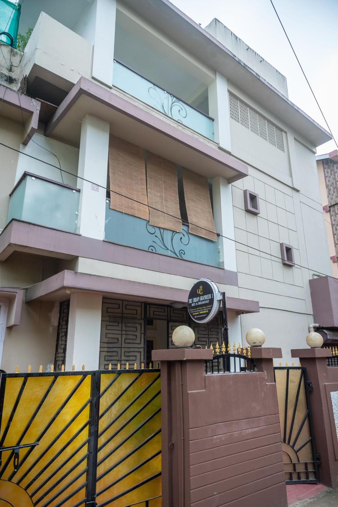 Bed and Breakfast The Urban Grandeur 1 à Guwahati Extérieur photo